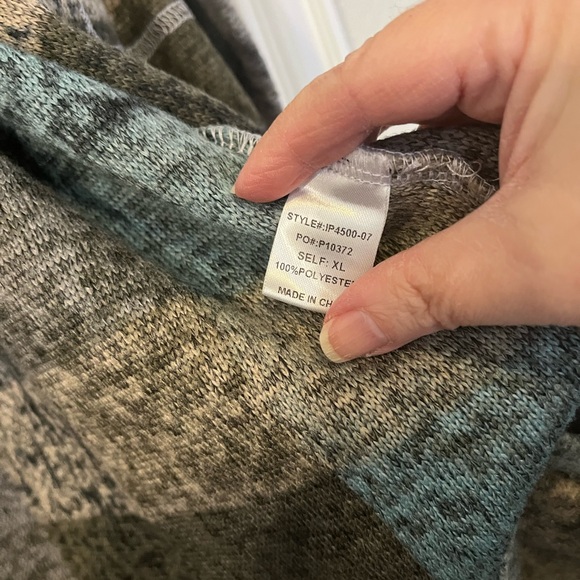 Last Chance! BiBi Plaid Teddy Jacket in Gray and Tan - Picture 3 of 6